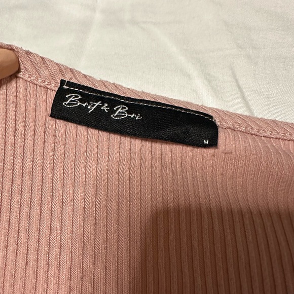 brit and bri size m cropped long sleeve - Picture 3 of 3